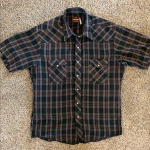 Wrangler button down shirt size L
